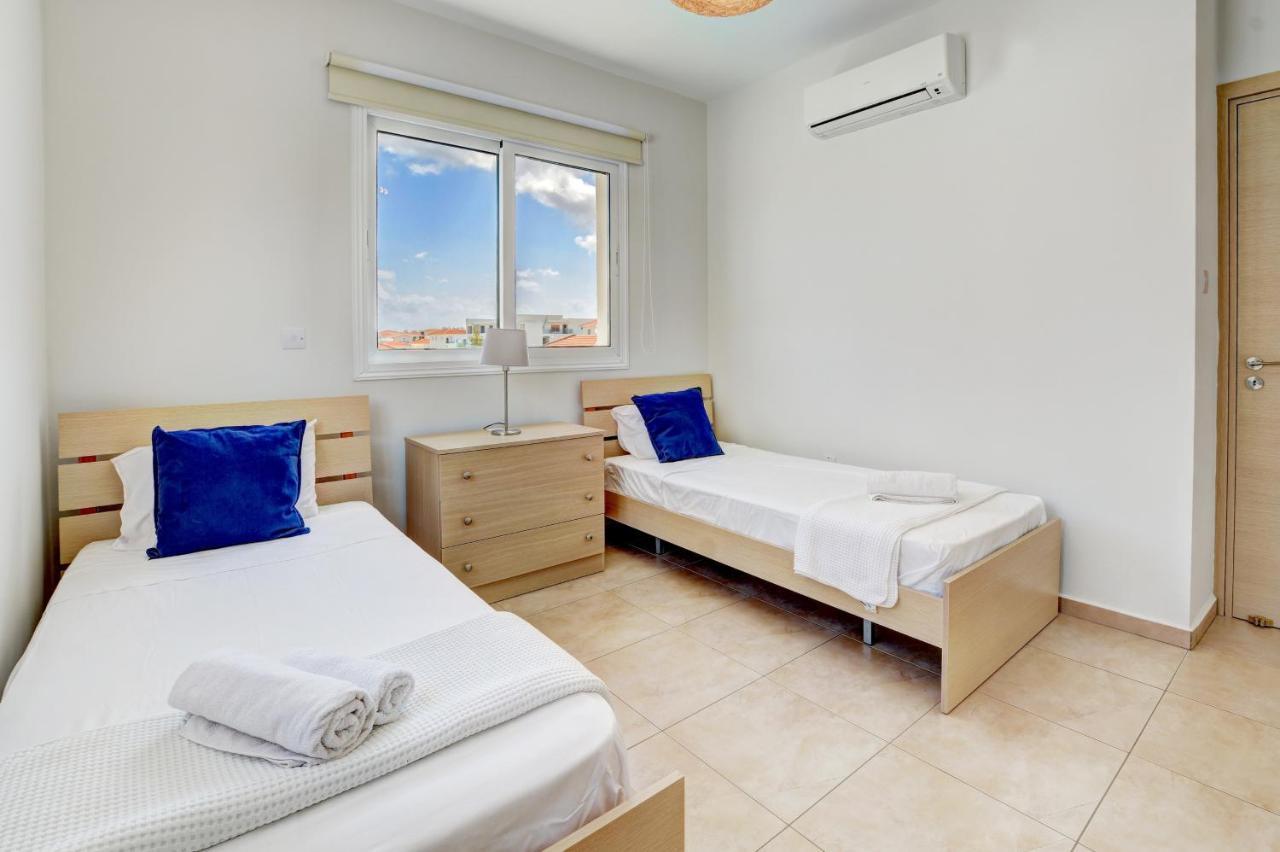 ♥ Sunny&Cozy Family Apartment ★ Walk to the Beach☼ Paralimni Zewnętrze zdjęcie