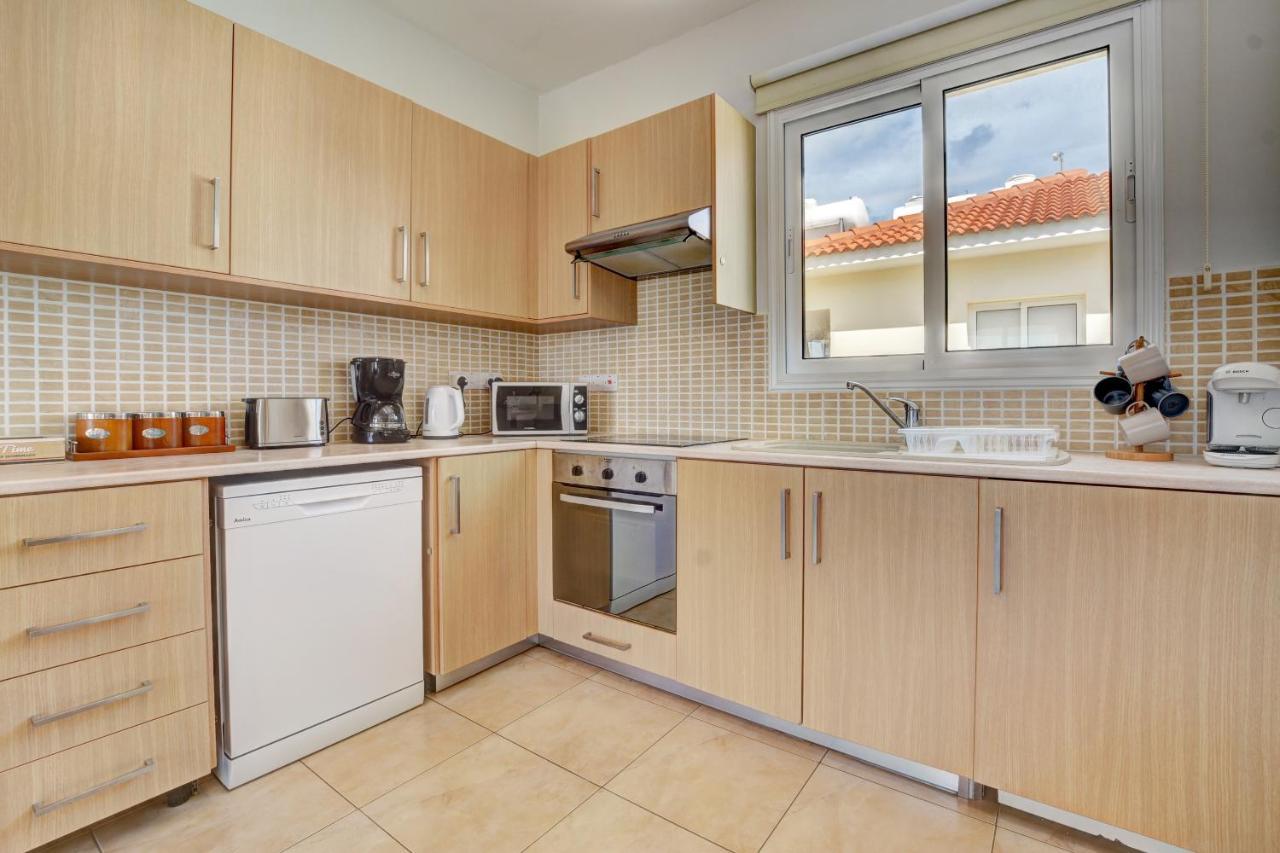 ♥ Sunny&Cozy Family Apartment ★ Walk to the Beach☼ Paralimni Zewnętrze zdjęcie